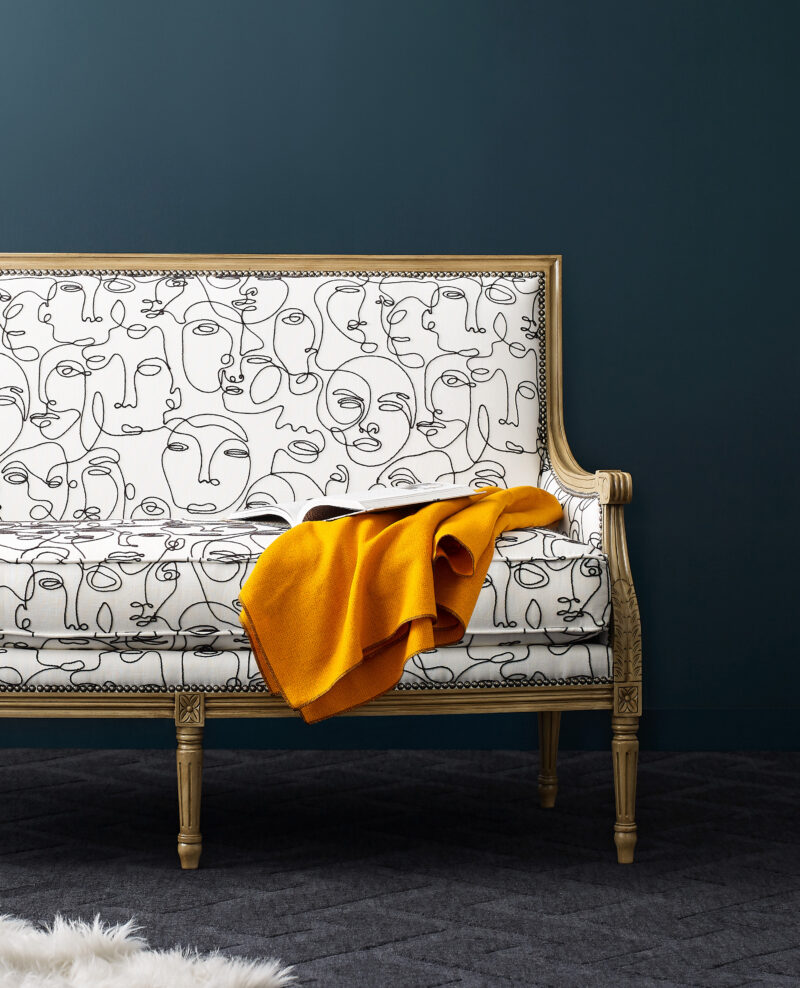 Pascal Settee